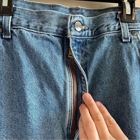 ✨ Carhartt Men’s Traditional Fit Jeans 42x32 - Picture 3 of 9